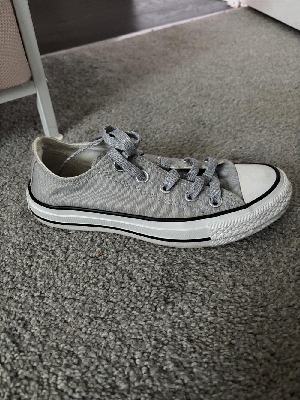 Low-Top Athletic Canvas Sneaker in Light Gray